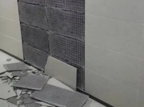 市北瓷砖空鼓维修公司分享下市北墙砖松动维修的知识